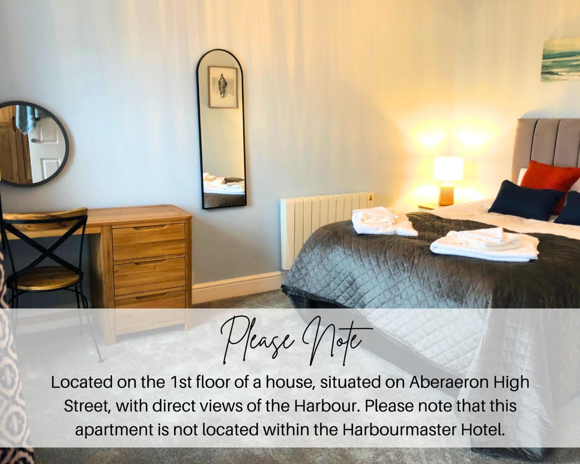 Harbourmaster Hotel Aberaeron Exteriör bild