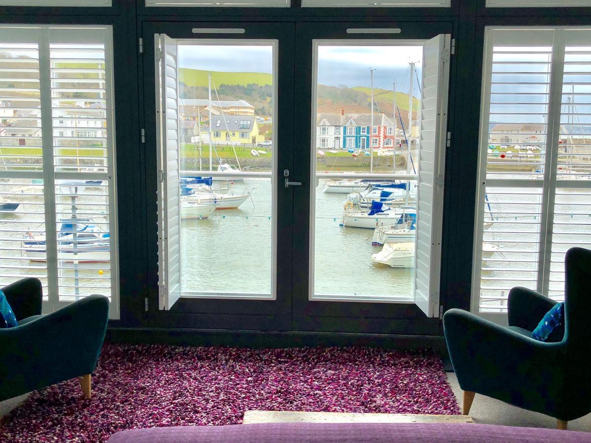 Harbourmaster Hotel Aberaeron Exteriör bild