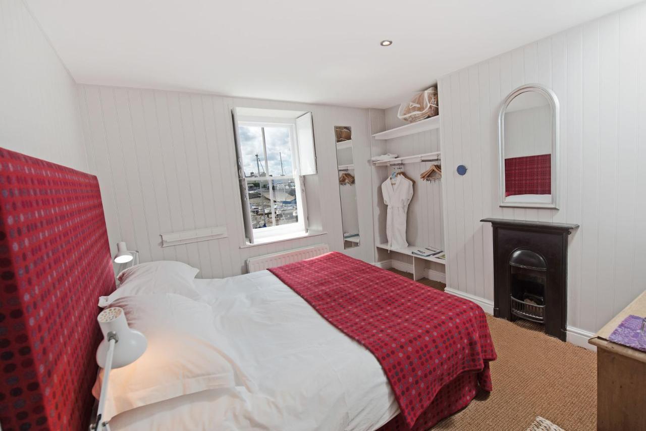 Harbourmaster Hotel Aberaeron Exteriör bild