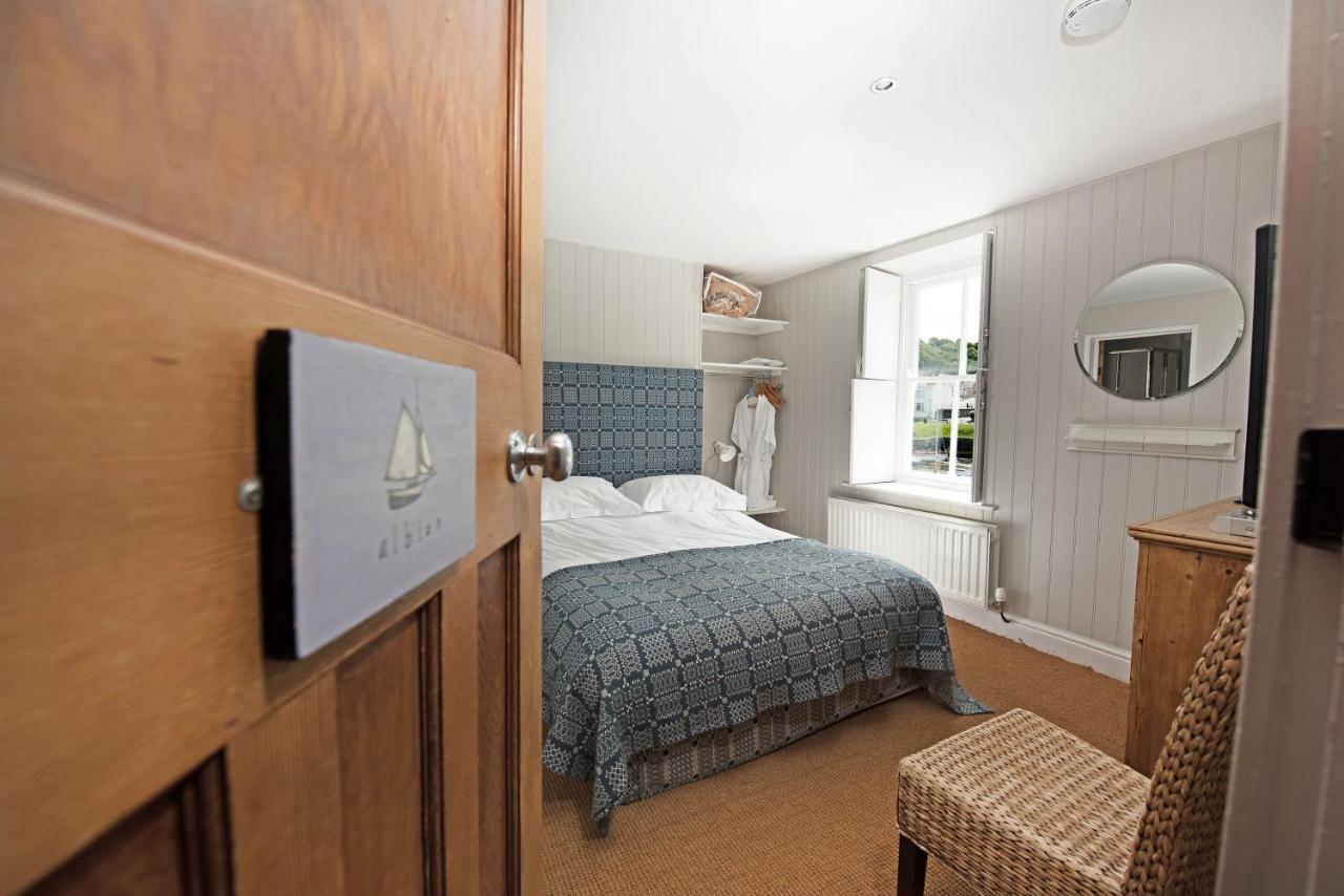 Harbourmaster Hotel Aberaeron Exteriör bild