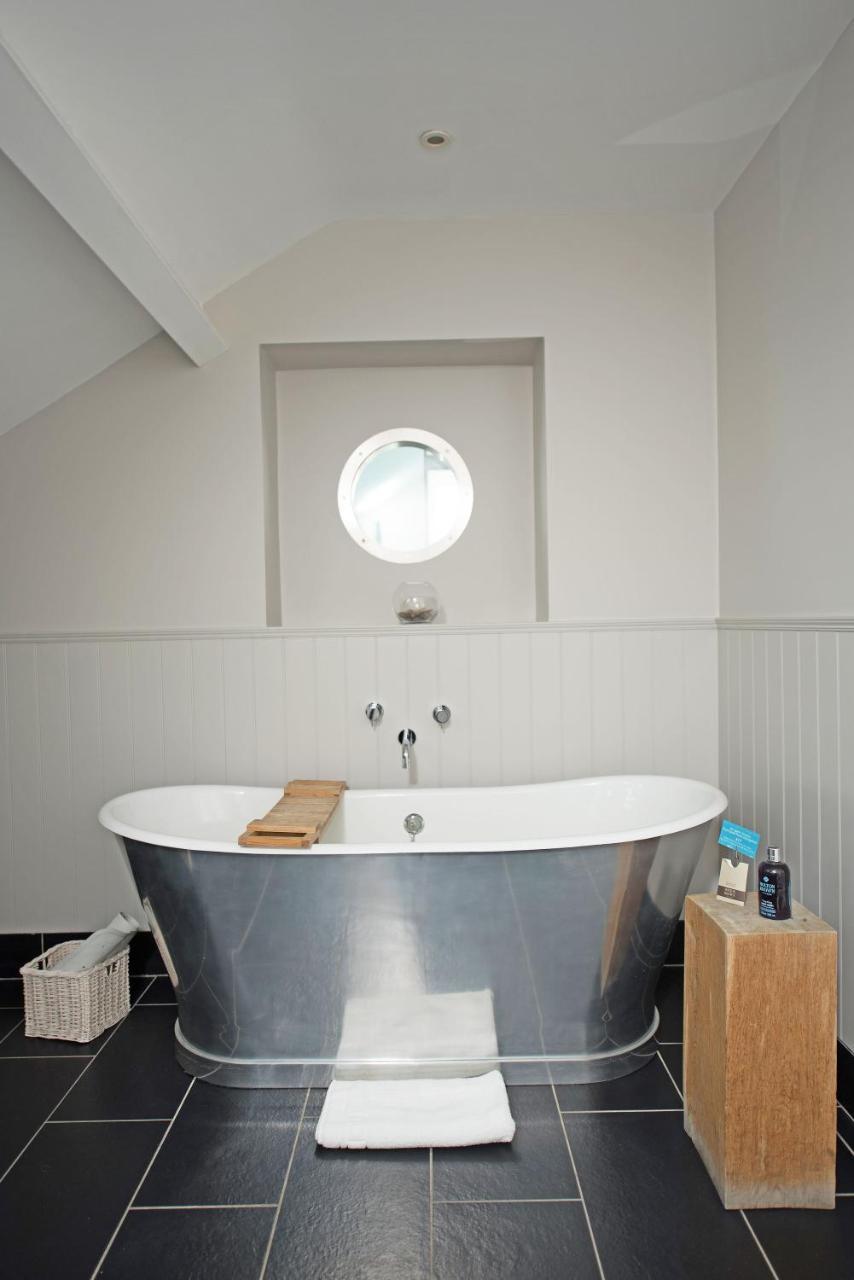 Harbourmaster Hotel Aberaeron Exteriör bild